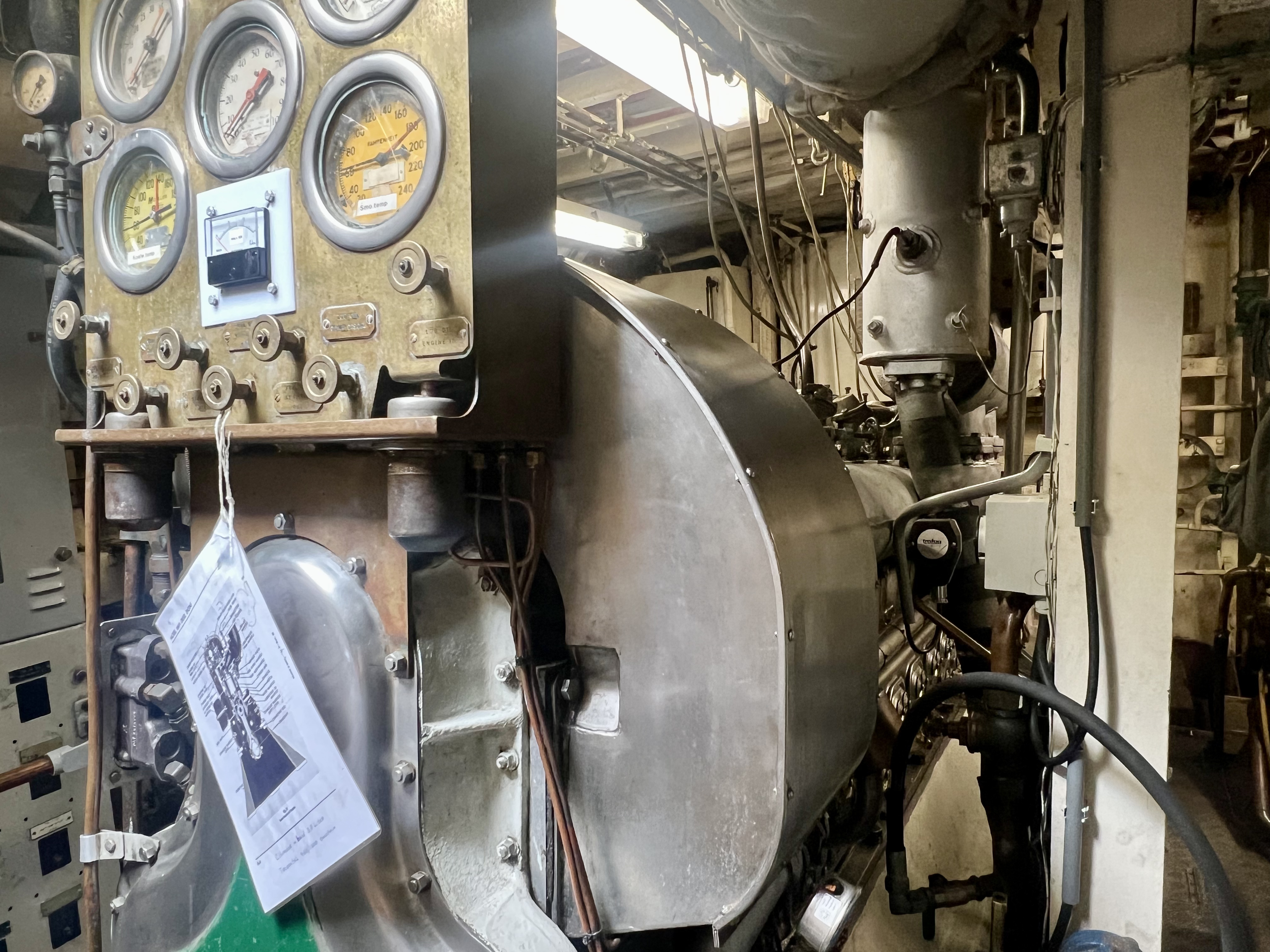 Mijnenveger Bernisse engine room